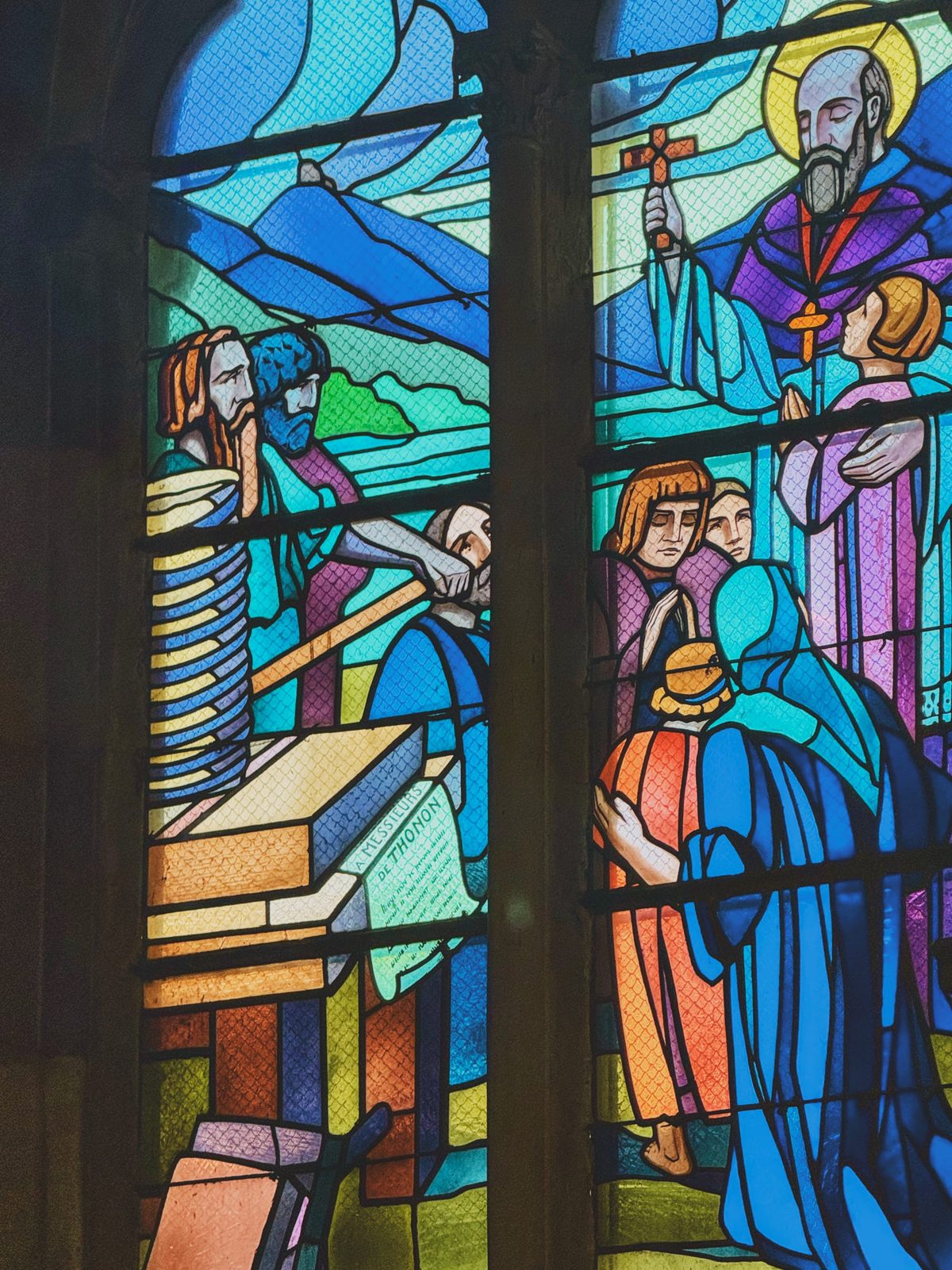 A stained glass window depicting Saint François of Sales. Image Anthony Nelzin-Santos.