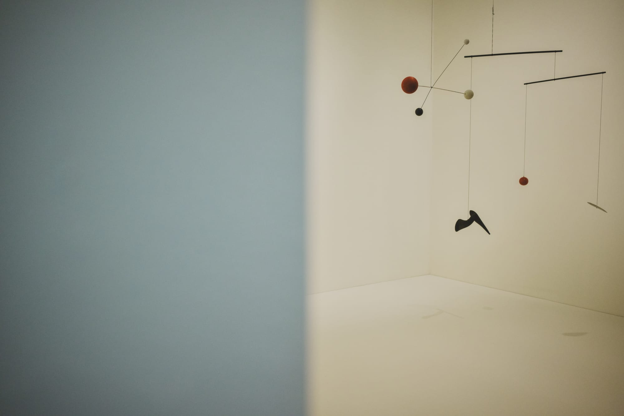 One of Calder’s mobiles. Image Anthony Nelzin-Santos.