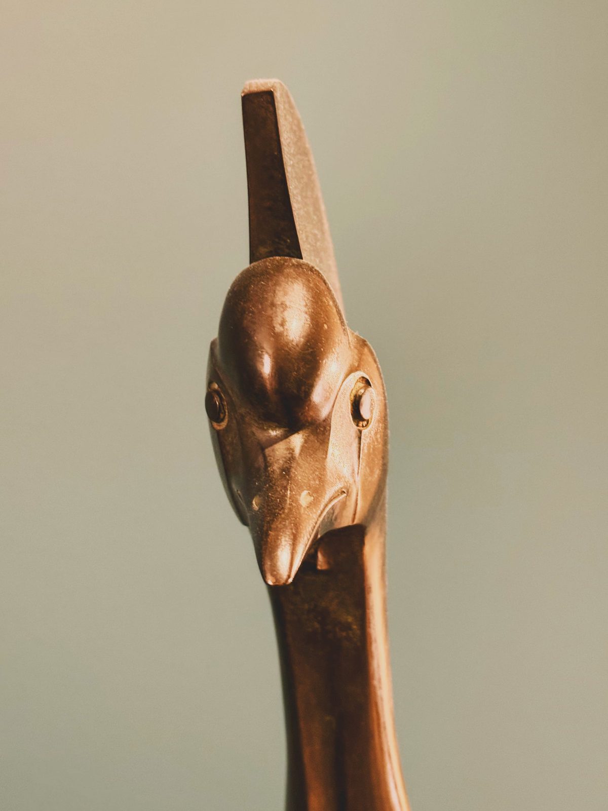 A detail of a statue of a crane from François Pompon. Image Anthony Nelzin-Santos.