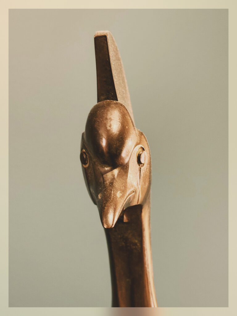 A bronze sculpture of a bird by François Pompon